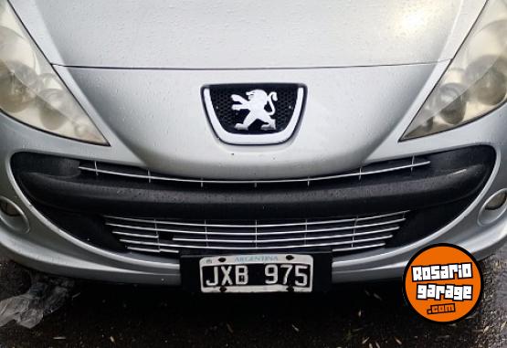 Autos - Peugeot 207 compact 2011 Diesel 223000Km - En Venta
