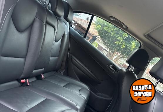Autos - Peugeot 408 allure plus 2015 Diesel 135000Km - En Venta