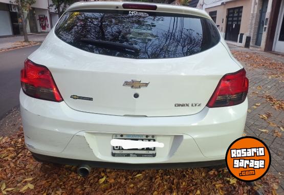 Autos - Chevrolet Onix LTZ 2015 Nafta 127000Km - En Venta