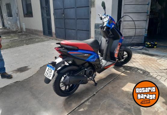 Motos - Aprilia SR 160 2023 Nafta 2750Km - En Venta