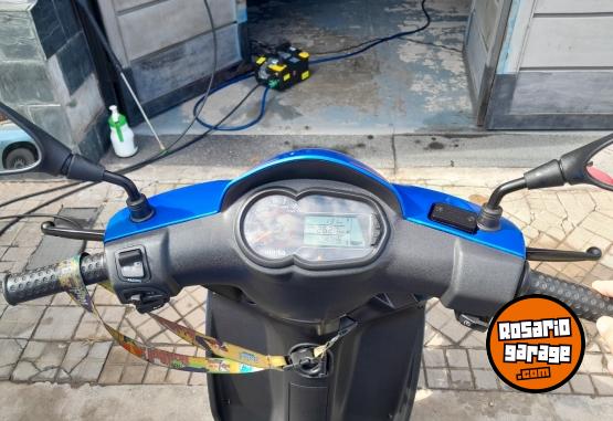 Motos - Aprilia SR 160 2023 Nafta 2750Km - En Venta
