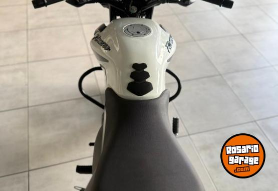 Motos - Bajaj NS 125 2023 Nafta 11000Km - En Venta