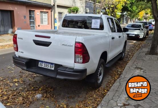 Camionetas - Toyota Hilux DX DC 4x2 2024 Diesel 25000Km - En Venta