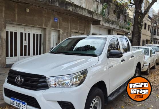 Camionetas - Toyota Hilux DX DC 4x2 2024 Diesel 25000Km - En Venta