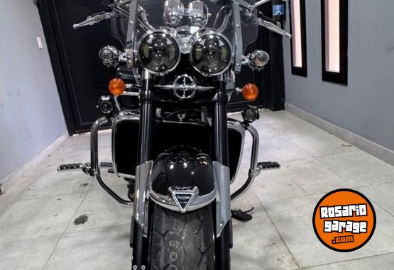 Motos - Triumph ROCKET III ROADSTER 2011 Nafta 22000Km - En Venta