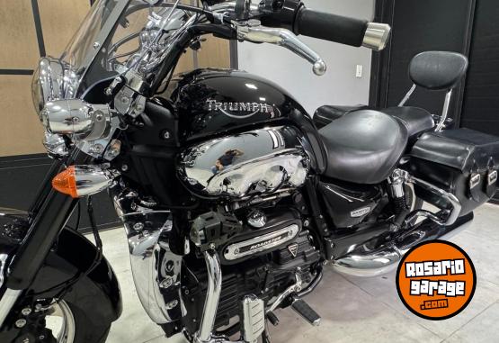Motos - Triumph ROCKET III ROADSTER 2011 Nafta 22000Km - En Venta