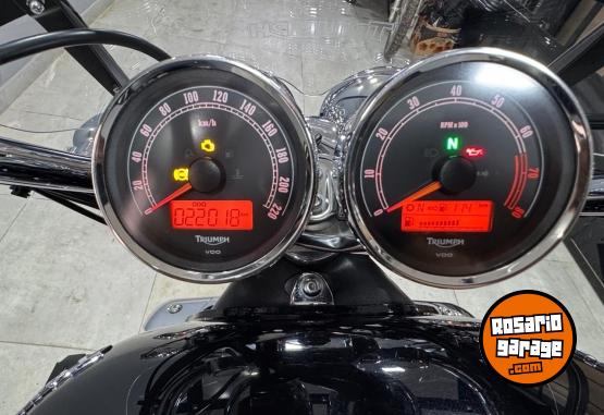 Motos - Triumph ROCKET III ROADSTER 2011 Nafta 22000Km - En Venta