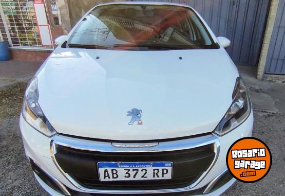 Autos - Peugeot 208 2017 Nafta 95000Km - En Venta