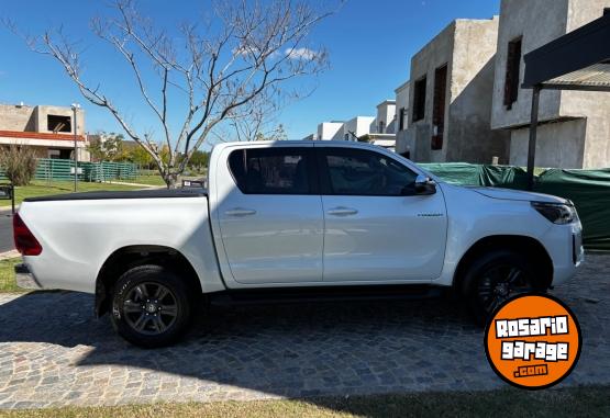 Camionetas - Toyota Hilux SRV 4x2 AT 2.8 CD 2025 Diesel 29000Km - En Venta