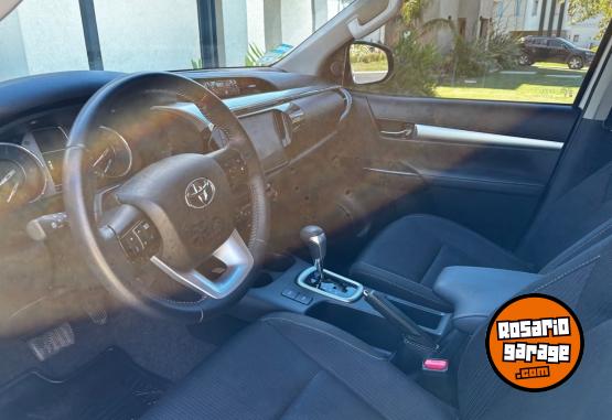 Camionetas - Toyota Hilux SRV 4x2 AT 2.8 CD 2025 Diesel 29000Km - En Venta