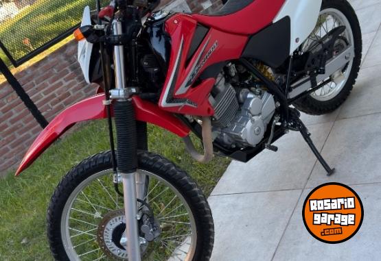 Motos - Honda Tornado XR 250 2017 Nafta 4500Km - En Venta