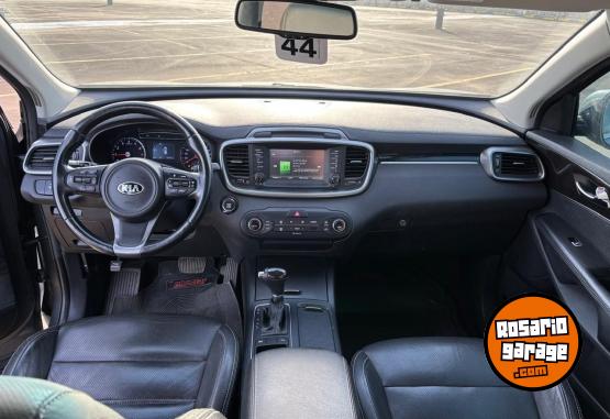 Camionetas - Kia Sorento EX 2017 Nafta 65000Km - En Venta
