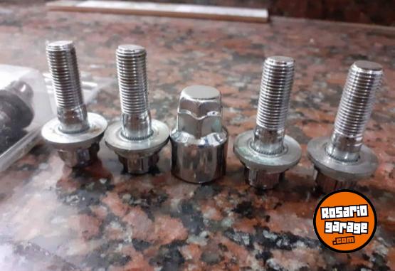 Accesorios para Autos - 16 Tornillos de seguridad antirrobo - En Venta