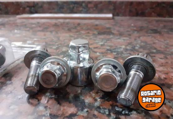 Accesorios para Autos - 16 Tornillos de seguridad antirrobo - En Venta