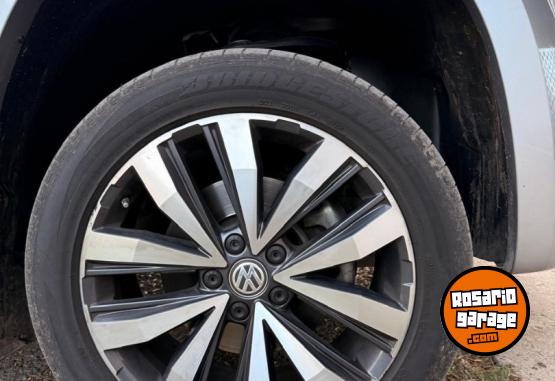 Camionetas - Volkswagen Amarok v6 extreme 2023 Diesel 36000Km - En Venta