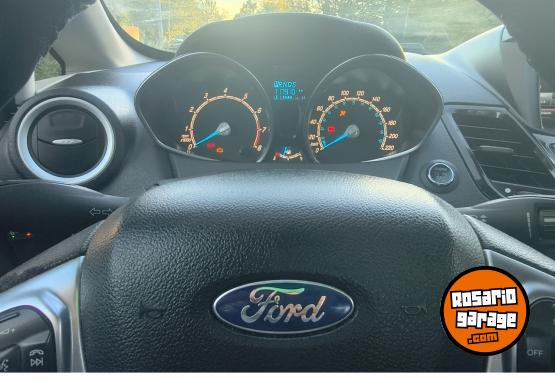 Autos - Ford Fiesta titanium 2015 GNC 118000Km - En Venta