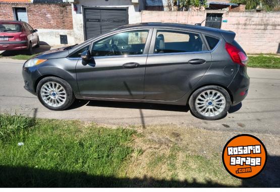 Autos - Ford Fiesta titanium 2015 GNC 118000Km - En Venta
