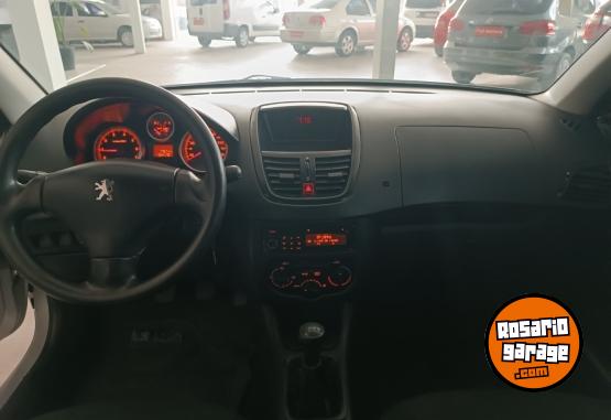 Autos - Peugeot 207 2012 Nafta 124200Km - En Venta