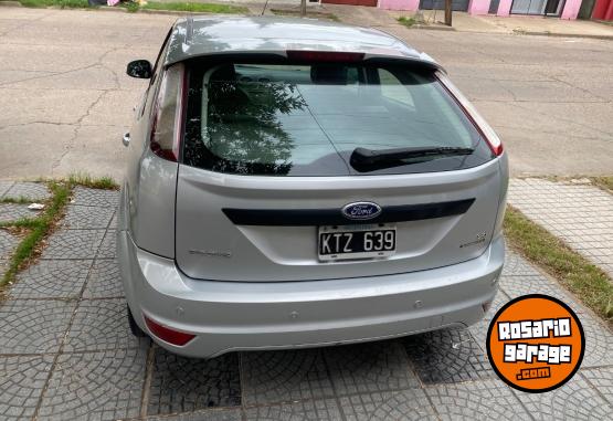 Autos - Ford Focus 2.0 gu�a autom�tico 2011 Nafta 222222Km - En Venta