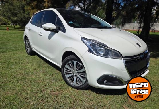Autos - Peugeot 208 felline 2019 Nafta 120000Km - En Venta