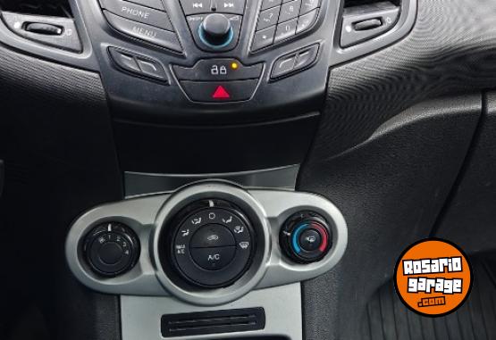 Autos - Ford Fiesta 2015 GNC 139000Km - En Venta
