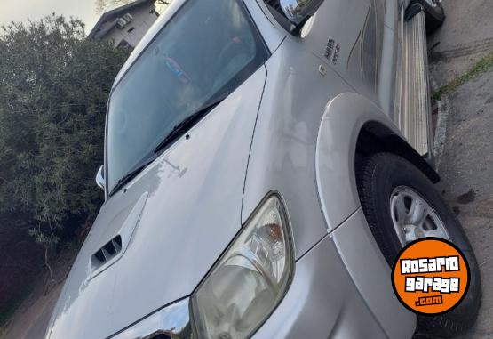 Camionetas - Toyota Hilux 3.0 sr 4 x 4 2010 Diesel 300000Km - En Venta