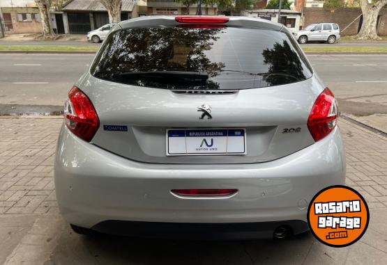 Autos - Peugeot 208 Feline 2014 Nafta 70000Km - En Venta