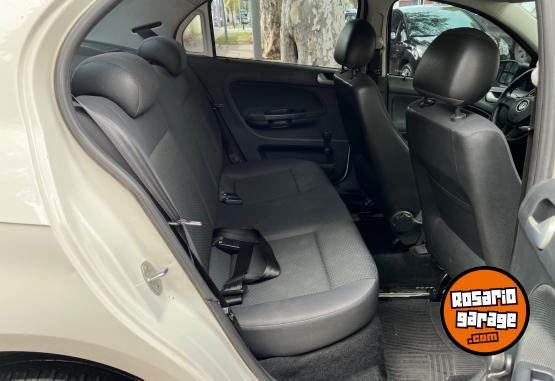 Autos - Volkswagen Voyage Trendline 2016 Nafta 130000Km - En Venta