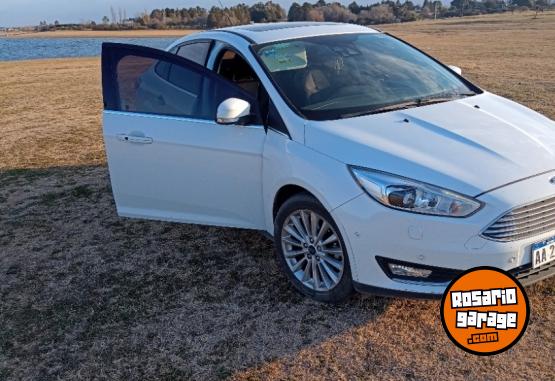 Autos - Ford FOCUS 3 TITANIUM 2016 Nafta 78500Km - En Venta