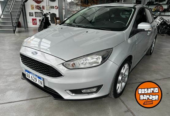 Autos - Ford FOCUS SE PLUS 2016 Nafta 114071Km - En Venta
