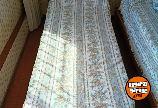 Hogar - Cama de algarrobo de una plaza - En Venta