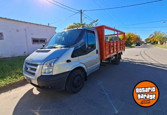 Camiones y Grúas - Se vende Excelente Ford transit - En Venta