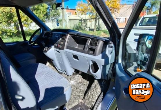 Camiones y Grúas - Se vende Excelente Ford transit - En Venta