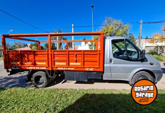 Camiones y Grúas - Se vende Excelente Ford transit - En Venta