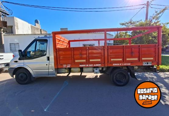 Camiones y Grúas - Se vende Excelente Ford transit - En Venta
