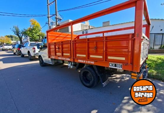 Camiones y Grúas - Se vende Excelente Ford transit - En Venta