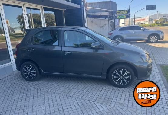 Autos - Toyota ETIOS XLS PACK 1.5 5P 2022 Nafta 27000Km - En Venta