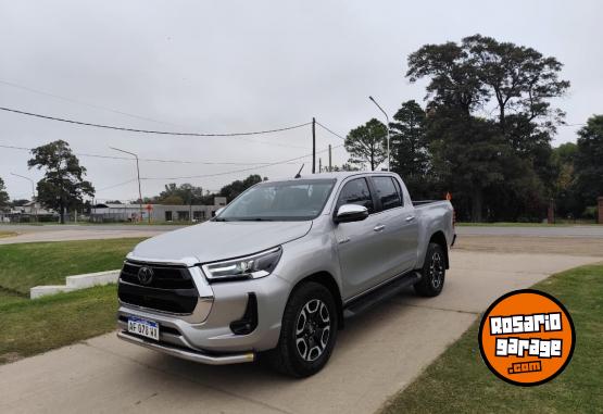 Camionetas - Toyota Hilux DC SRX 2.8 TDI AT 2021 Diesel 64000Km - En Venta