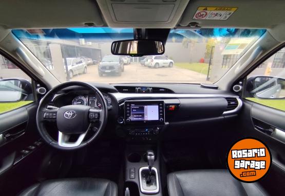 Camionetas - Toyota Hilux DC SRX 2.8 TDI AT 2021 Diesel 64000Km - En Venta