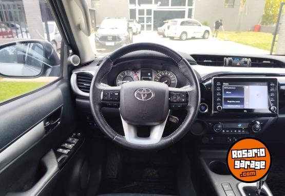 Camionetas - Toyota Hilux DC SRX 2.8 TDI AT 2021 Diesel 64000Km - En Venta