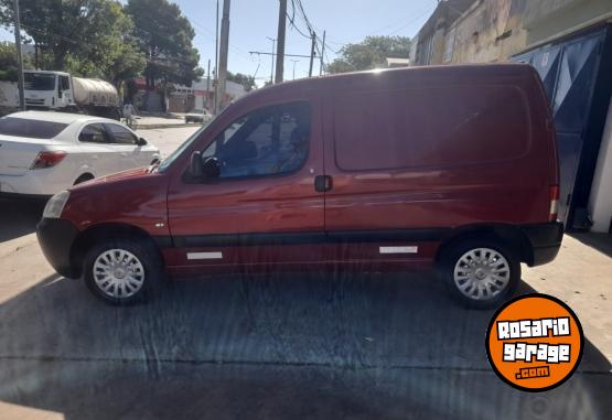 Utilitarios - Citroen Berlingo hdi kangoo partn 2011 Diesel 158000Km - En Venta