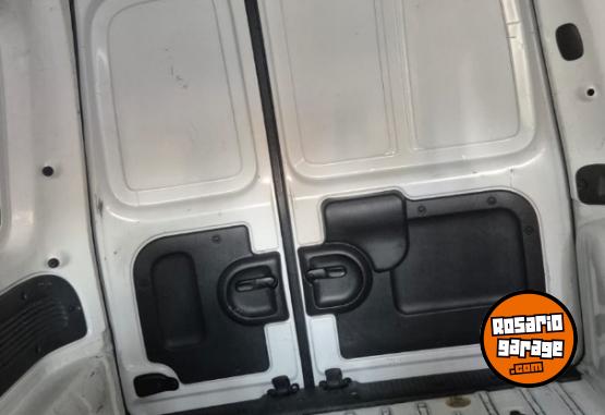 Utilitarios - Renault Kangoo 2015 GNC 163000Km - En Venta