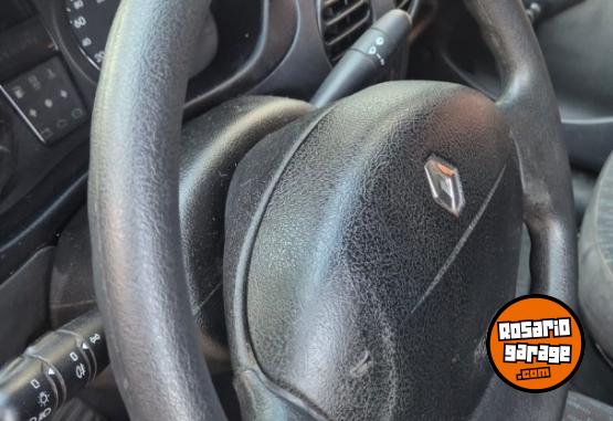 Utilitarios - Renault Kangoo 2015 GNC 163000Km - En Venta