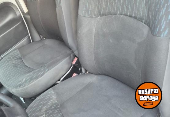 Utilitarios - Renault Kangoo 2015 GNC 163000Km - En Venta