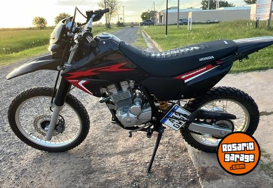 Motos - Honda XR 250 2023 Nafta 2200Km - En Venta