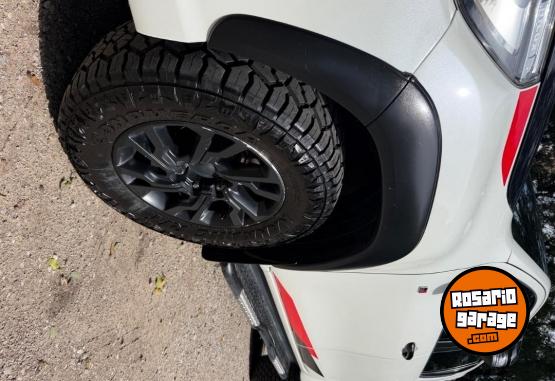 Camionetas - Toyota Hilux GR 2020 Nafta 150000Km - En Venta