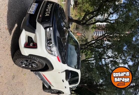 Camionetas - Toyota Hilux GR 2020 Nafta 150000Km - En Venta