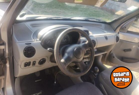 Camionetas - Renault Kangoo puerta lateral bas 2007 Nafta 200Km - En Venta