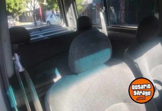 Camionetas - Renault Kangoo puerta lateral bas 2007 Nafta 200Km - En Venta
