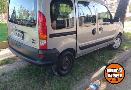 Camionetas - Renault Kangoo puerta lateral bas 2007 Nafta 200Km - En Venta